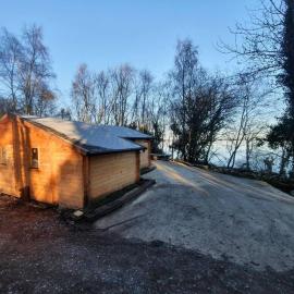 Log cabin on the lake - Sleeps 4 & jacuzzi