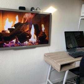 Central & Cosy Studio right at a Metro stop