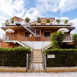 MARCHE FULL EXPERIENCE-Apartments, hotel in Porto SantʼElpidio