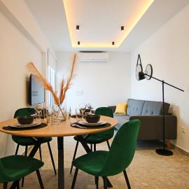 Phaedrus Living: Seaside Luxury Flat Lighthouse 69, viešbutis Pafose