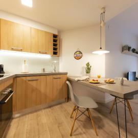 Bravissimo La Mora, beautiful and spacious, hotel v Gironi