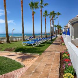Apartamentos Perla Marina，內爾哈的飯店