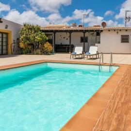 Casa rural con piscina privada Manitaga.