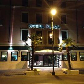 Hotel Plaza, отель в Дезенцано-дель-Гарда