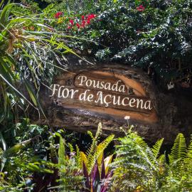 Pousada Flor de Açucena، فندق في إيغاتو
