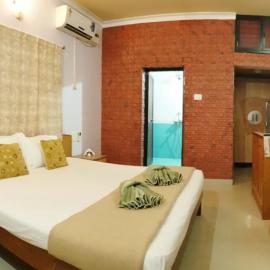 Mama Mids Home, hotel em Morjim