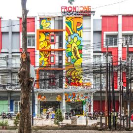 Front One Budget bekasi، فندق في Rawapanjang