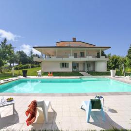 Hillside Comfort in Tavullia, ξενοδοχείο σε Tavullia