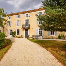 Le Castel Pierre - 7ch&7sdb avec climatisation, piscine XL, ping-pong, salle fitness et sauna pour 15 personnes, hotel em Lagraulet-du-Gers