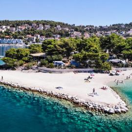 Kamp Rožac, hotel u gradu Trogir
