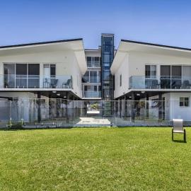 Lakes Hotel Serviced Apartments, hotel em Toukley