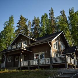 Loma-Autio Tähti Villa, Hotel in Puumala