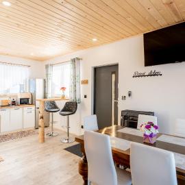 Domek pod chałpom sauna & bania, hôtel à Gliczarów