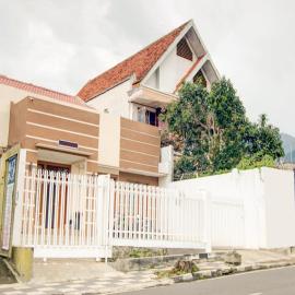 RedDoorz at WR Supratman Batu, hotel i Batu