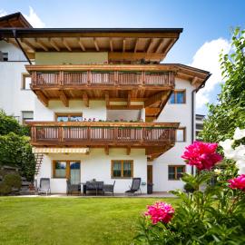 Haus Ausblick, Hotel in Wenns