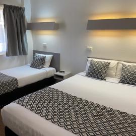 Ben Hall Motor Inn، فندق في فوربس