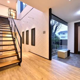 BRUCE Luxury House