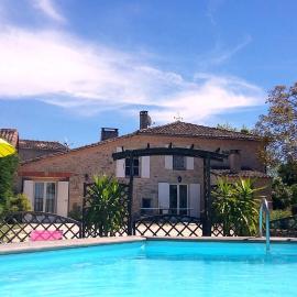Caumont में, होटल Gîte de Charme Robineau Eco-Logis Gironde