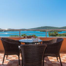 Apartments Hari Tisno, Hotel in Tisno