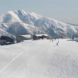 White Crystal Apartments, hotel a Mount Hotham