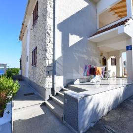Apartments Šimić, hotel in Zavala