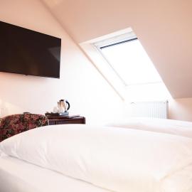 Hotel Lonac, hotel di Duisburg
