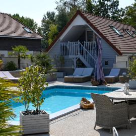 Gîte de la Villa de la Croix avec piscine et parking à 4 minutes de l'A26، فندق في Villechétif