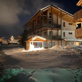 Garni - Hotel Am Burghuegel, hotel v destinaci San Candido