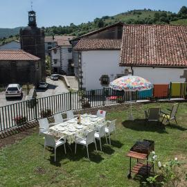 Charming house in Baráibar with mountain view, hotel u gradu Baráibar