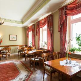 Hotel Garni Schlossgarten, hotel em Neustrelitz