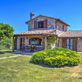 Casal Del Salice 10, Emma Villas, hotelli kohteessa Todi