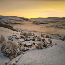 Easter Corrie Cottages، فندق في Ballindalloch