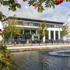 Custom House Apartments, hotel em Newry