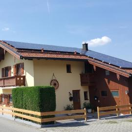 Chiemgauferienwohnungen - Wanderlust und Alpenrose, hotel i Unterwössen