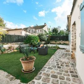 Instant Fleury, studio cosy avec jardin secret, Hotel in Barbizon