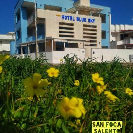 Hotel Blue Sky - San Foca, ξενοδοχείο σε San Foca