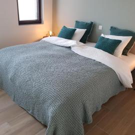 Vakantiewoning Ijzerfront 14-18- Ruim 2-slpk appartement met terras & privéparking, hotell i Diksmuide