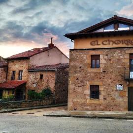 El Chorrón, hotel in El Royo