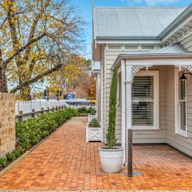 Grandview Accommodation - The Elm Tree Apartments, hotel em Mount Barker