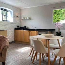 Coach House: Keighley şehrinde bir otel