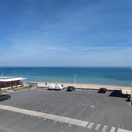F2 - 30m2 Face à la mer, hotel in Luc-sur-Mer