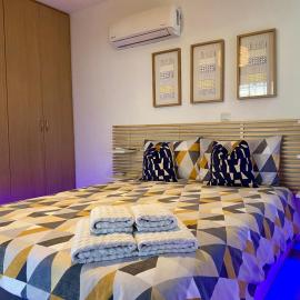 Fat Cow Apartment 103, hotel u Larnaki