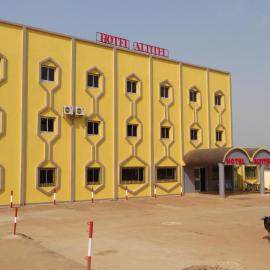 Hôtel Altitel، فندق في Bafoussam