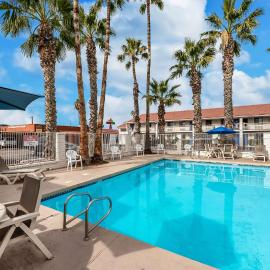 Motel 6 Eloy Arizona Casa Grande، فندق في Eloy