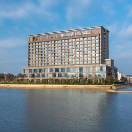 Golden Lake Hotel: Jinhu'da bir otel