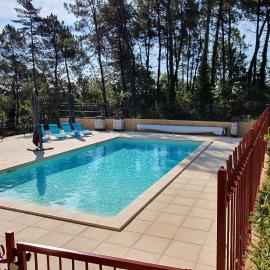 Grand Gite La Salamandre Proche Sarlat de 1 à 10 personnes – hotel w mieście Saint-André-dʼAllas