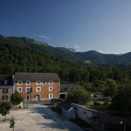 Hôtel Ladagnous, hótel í Peyrouse