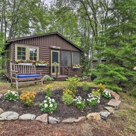 'Sprucewold' Boothbay Harbor Cottage w/ Deck, hotel Boothbay Harborben
