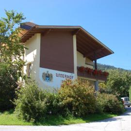 Pension Unterhof, hotel a Kolsassberg