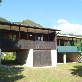Bungalow Green Holiday